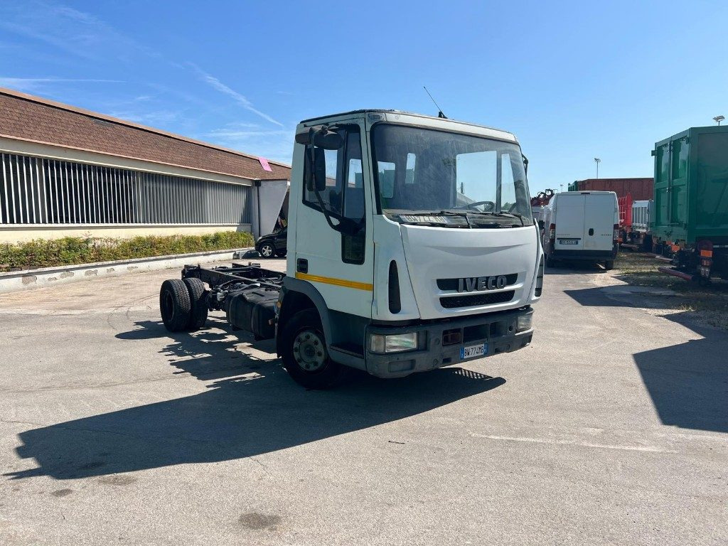 IVECO 80E15 A TELAIO - Вантажівка шасі: фото 2 IVECO 80E15 A TELAIO - Вантажівка шасі: фото 2