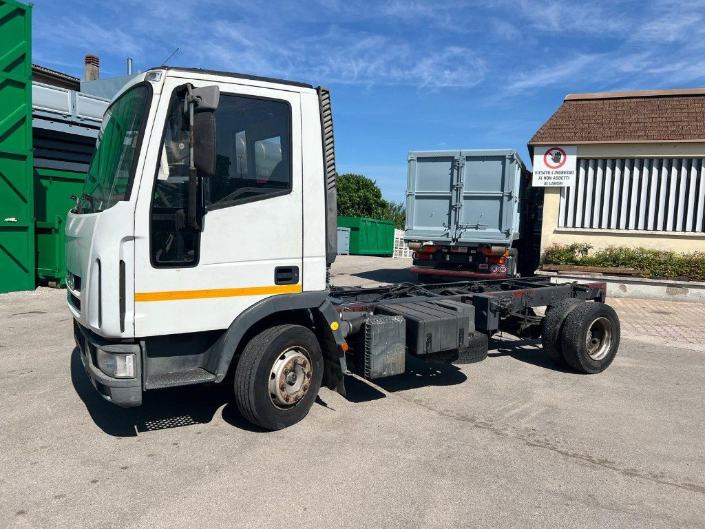 IVECO 80E15 A TELAIO - Вантажівка шасі: фото 5 IVECO 80E15 A TELAIO - Вантажівка шасі: фото 5