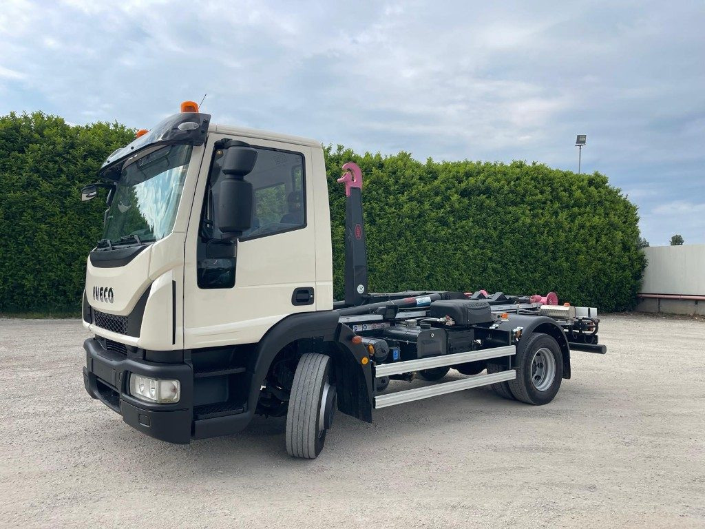 IVECO EUROCARGO 120E22 SCARRABILE - Гаковий мультиліфт вантажівка: фото 1 IVECO EUROCARGO 120E22 SCARRABILE - Гаковий мультиліфт вантажівка: фото 1