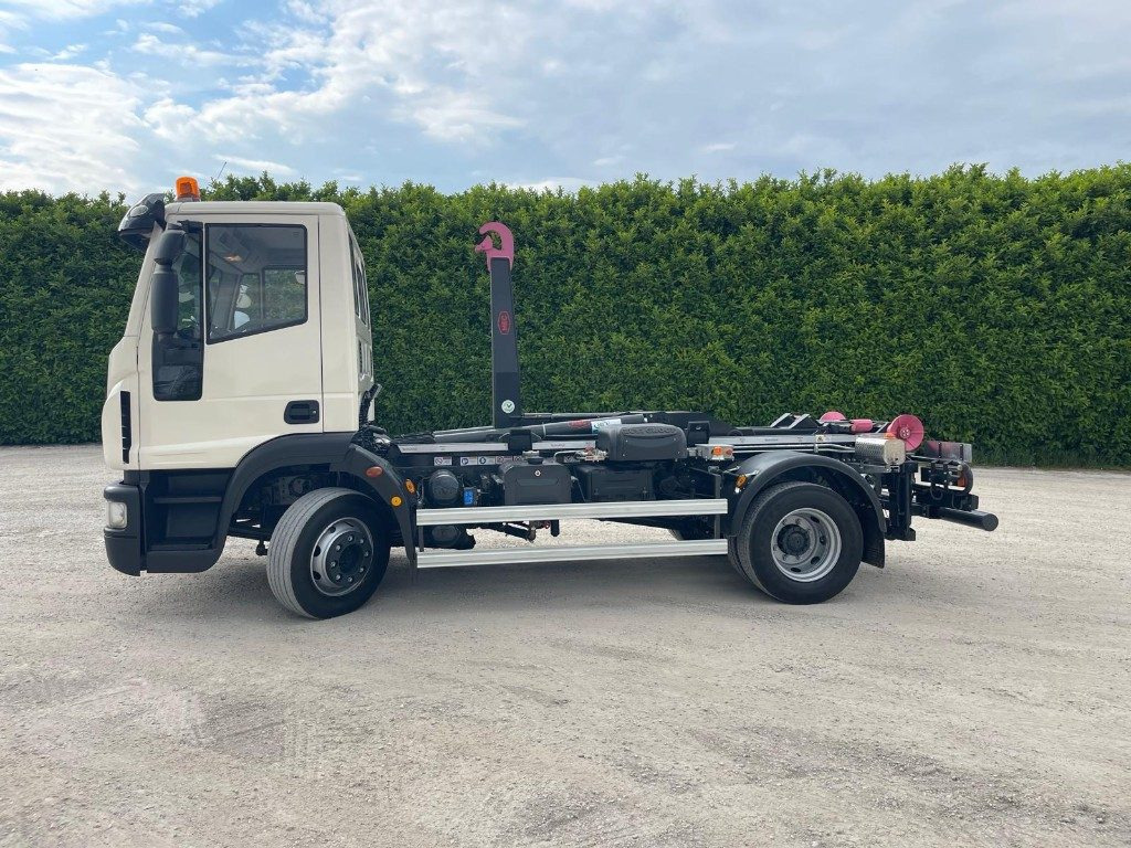 IVECO EUROCARGO 120E22 SCARRABILE - Гаковий мультиліфт вантажівка: фото 2 IVECO EUROCARGO 120E22 SCARRABILE - Гаковий мультиліфт вантажівка: фото 2