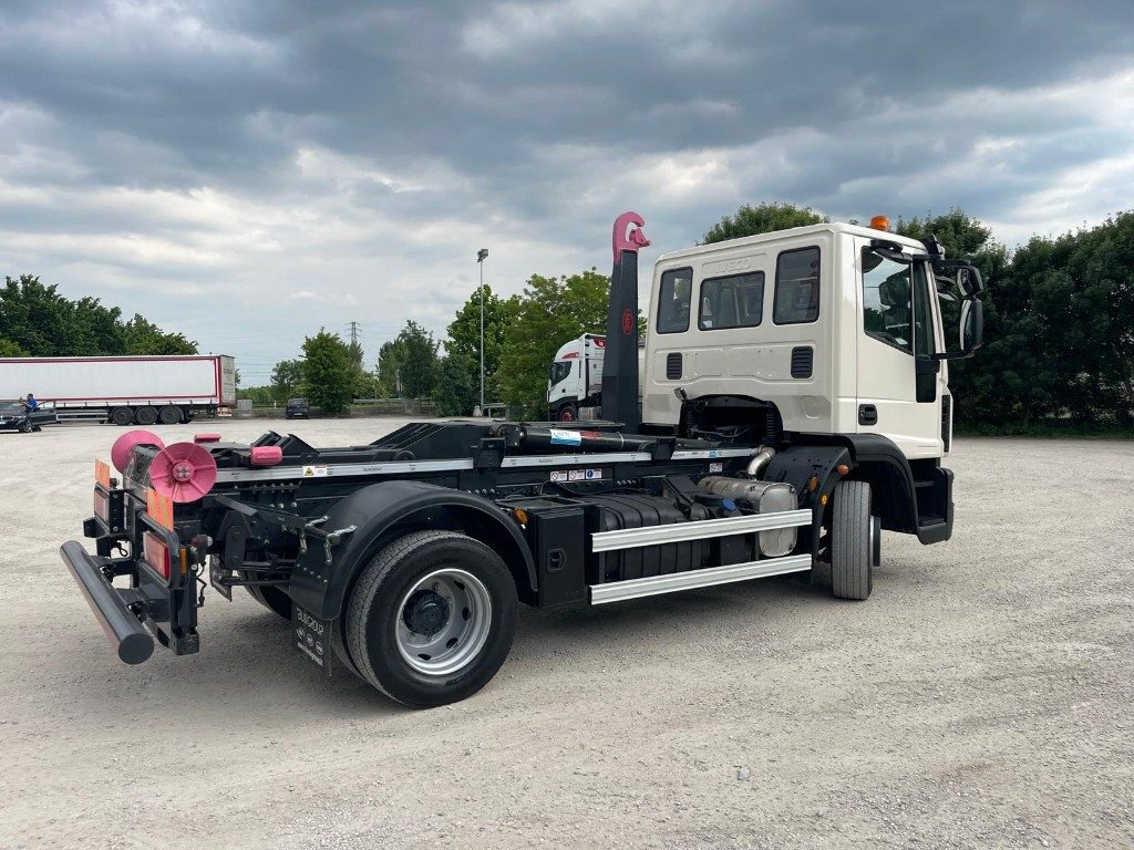 IVECO EUROCARGO 120E22 SCARRABILE - Гаковий мультиліфт вантажівка: фото 5 IVECO EUROCARGO 120E22 SCARRABILE - Гаковий мультиліфт вантажівка: фото 5