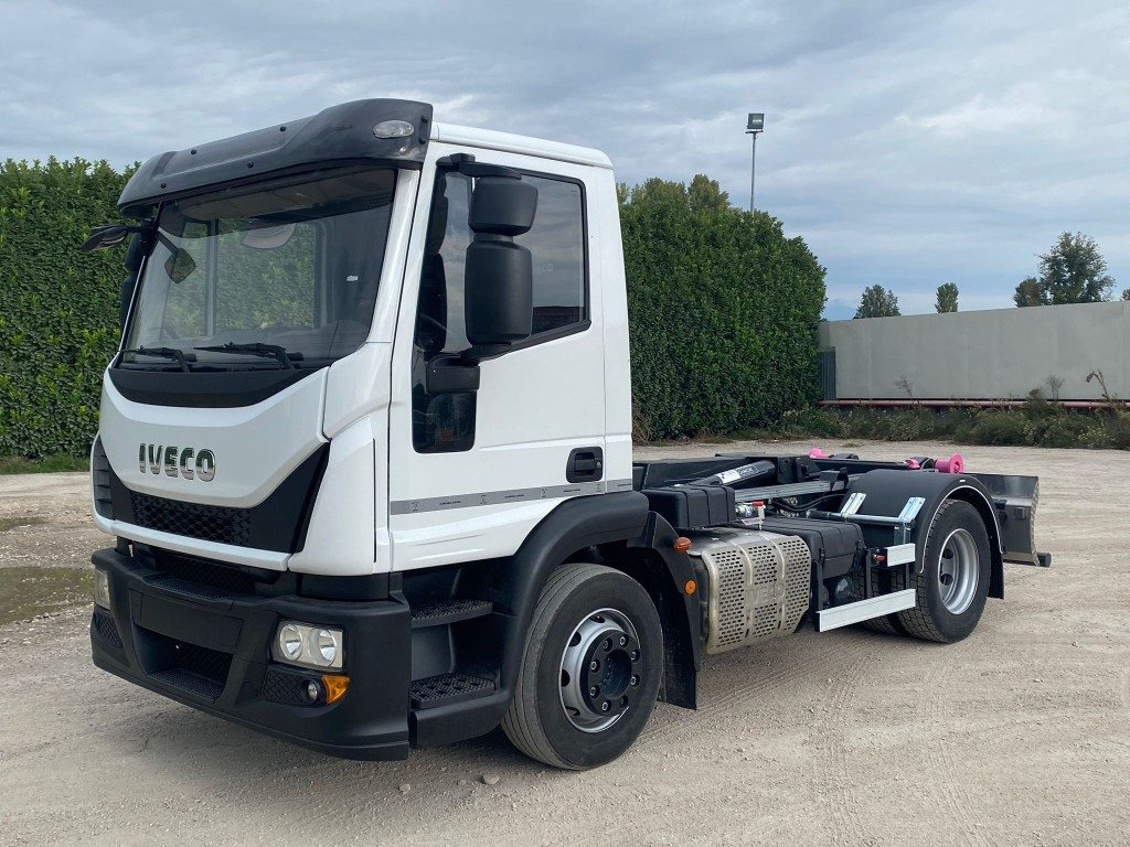 IVECO EUROCARGO 120E25 SCARRABILE - Гаковий мультиліфт вантажівка: фото 1 IVECO EUROCARGO 120E25 SCARRABILE - Гаковий мультиліфт вантажівка: фото 1