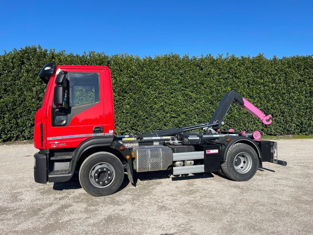 IVECO EUROCARGO 160E SCARRABILE - Гаковий мультиліфт вантажівка: фото 2 IVECO EUROCARGO 160E SCARRABILE - Гаковий мультиліфт вантажівка: фото 2