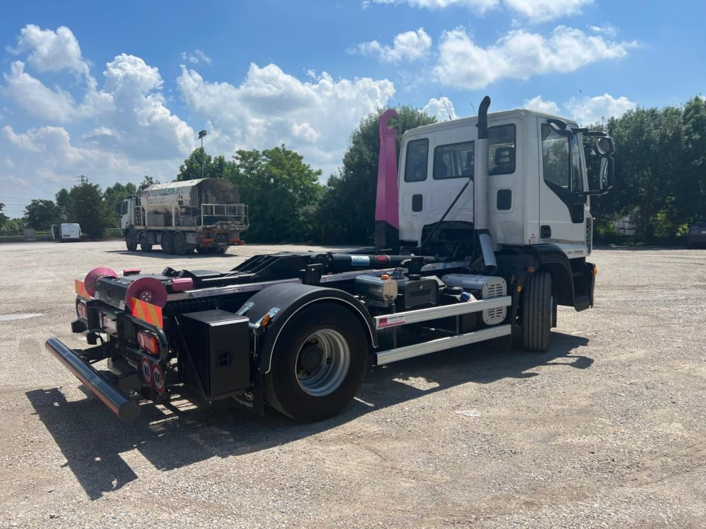 IVECO EUROCARGO 160E25 SCARRABILE - Гаковий мультиліфт вантажівка: фото 5 IVECO EUROCARGO 160E25 SCARRABILE - Гаковий мультиліфт вантажівка: фото 5
