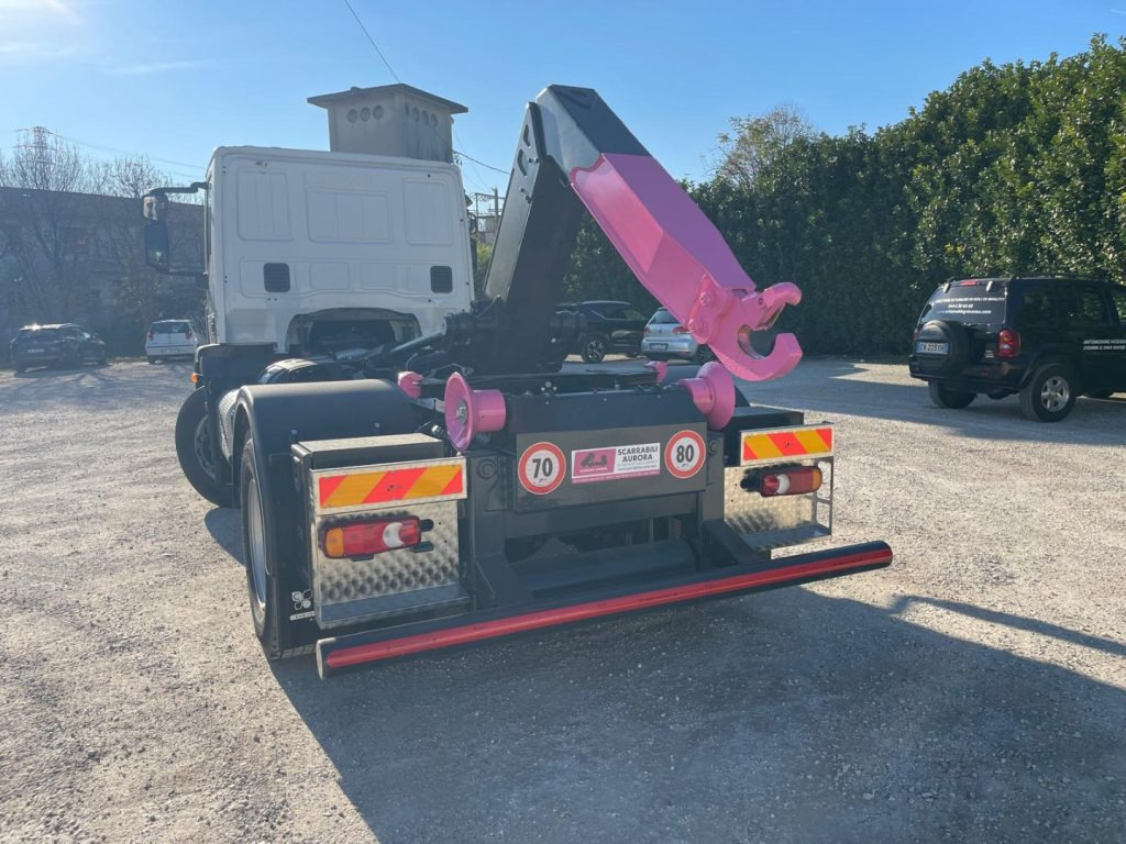 IVECO EUROCARGO 180E25 CON SCARRABILE NUOVO - Гаковий мультиліфт вантажівка: фото 5 IVECO EUROCARGO 180E25 CON SCARRABILE NUOVO - Гаковий мультиліфт вантажівка: фото 5