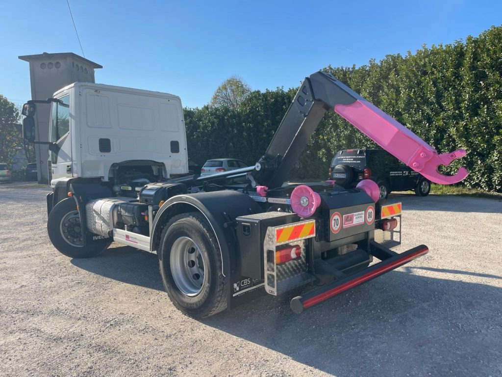 IVECO EUROCARGO 180E25 CON SCARRABILE NUOVO - Гаковий мультиліфт вантажівка: фото 4 IVECO EUROCARGO 180E25 CON SCARRABILE NUOVO - Гаковий мультиліфт вантажівка: фото 4