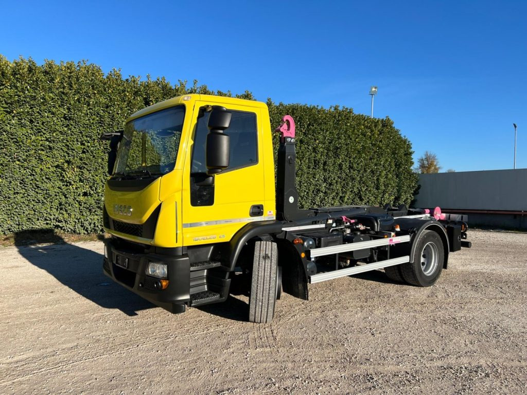 IVECO EUROCARGO 180EL28 SCARRABILE - Гаковий мультиліфт вантажівка: фото 1 IVECO EUROCARGO 180EL28 SCARRABILE - Гаковий мультиліфт вантажівка: фото 1