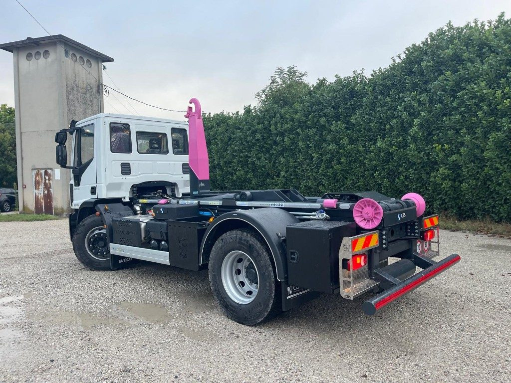 IVECO EUROCARGO 180K32 SCARRABILE NUOVO - Гаковий мультиліфт вантажівка: фото 3 IVECO EUROCARGO 180K32 SCARRABILE NUOVO - Гаковий мультиліфт вантажівка: фото 3