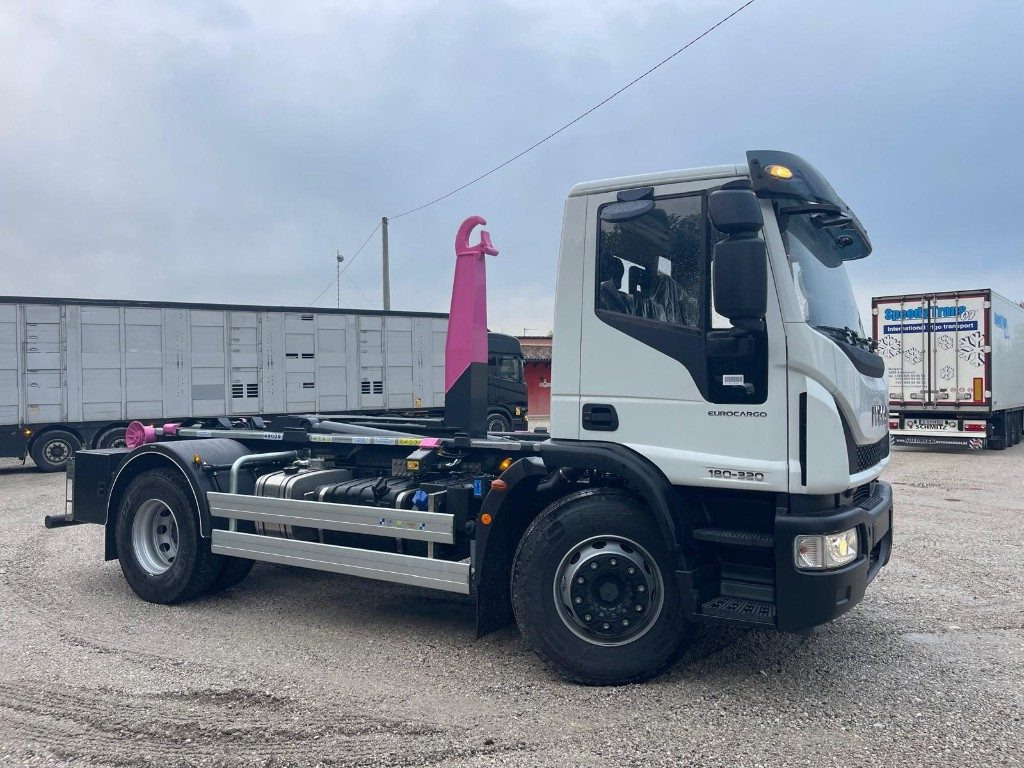 IVECO EUROCARGO 180K32 SCARRABILE NUOVO - Гаковий мультиліфт вантажівка: фото 5 IVECO EUROCARGO 180K32 SCARRABILE NUOVO - Гаковий мультиліфт вантажівка: фото 5