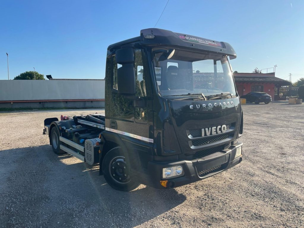 IVECO EUROCARGO 75E18 CON SCARRABILE NUOVO - Гаковий мультиліфт вантажівка: фото 1 IVECO EUROCARGO 75E18 CON SCARRABILE NUOVO - Гаковий мультиліфт вантажівка: фото 1