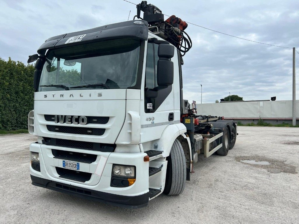 IVECO STRALIS 260E45 SCARRABILE - Гаковий мультиліфт вантажівка: фото 1 IVECO STRALIS 260E45 SCARRABILE - Гаковий мультиліфт вантажівка: фото 1