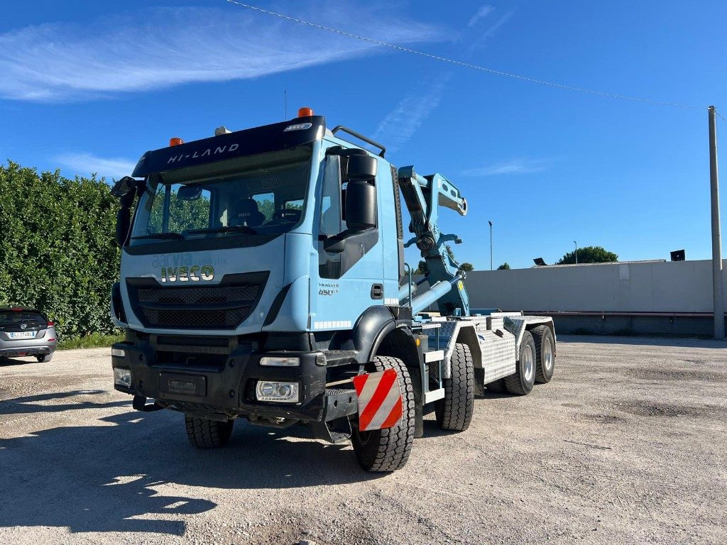 IVECO TRAKKER 450 SCARRABILE - Гаковий мультиліфт вантажівка: фото 2 IVECO TRAKKER 450 SCARRABILE - Гаковий мультиліфт вантажівка: фото 2