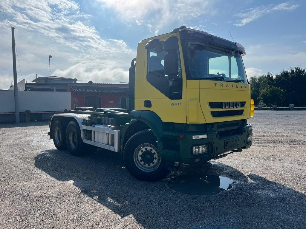 IVECO TRAKKER 450 SCARRABILE - Гаковий мультиліфт вантажівка: фото 2 IVECO TRAKKER 450 SCARRABILE - Гаковий мультиліфт вантажівка: фото 2