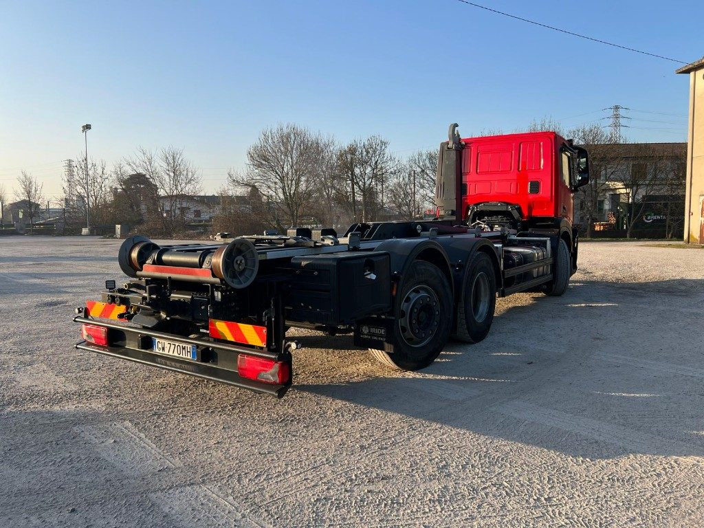IVECO X-WAY AD260 NUOVO TARGATO SCARRABILE - Гаковий мультиліфт вантажівка: фото 4 IVECO X-WAY AD260 NUOVO TARGATO SCARRABILE - Гаковий мультиліфт вантажівка: фото 4