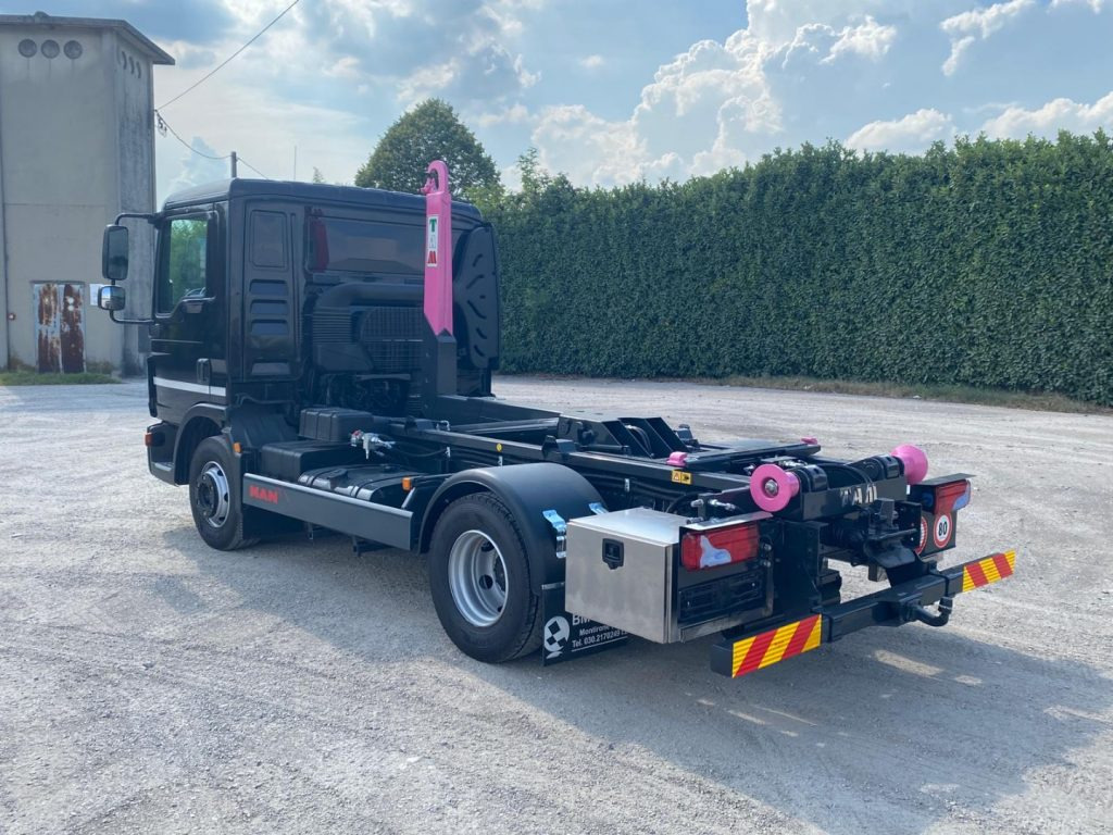 MAN TGL 12.220 CON SCARRABILE NUOVO - Гаковий мультиліфт вантажівка: фото 5 MAN TGL 12.220 CON SCARRABILE NUOVO - Гаковий мультиліфт вантажівка: фото 5