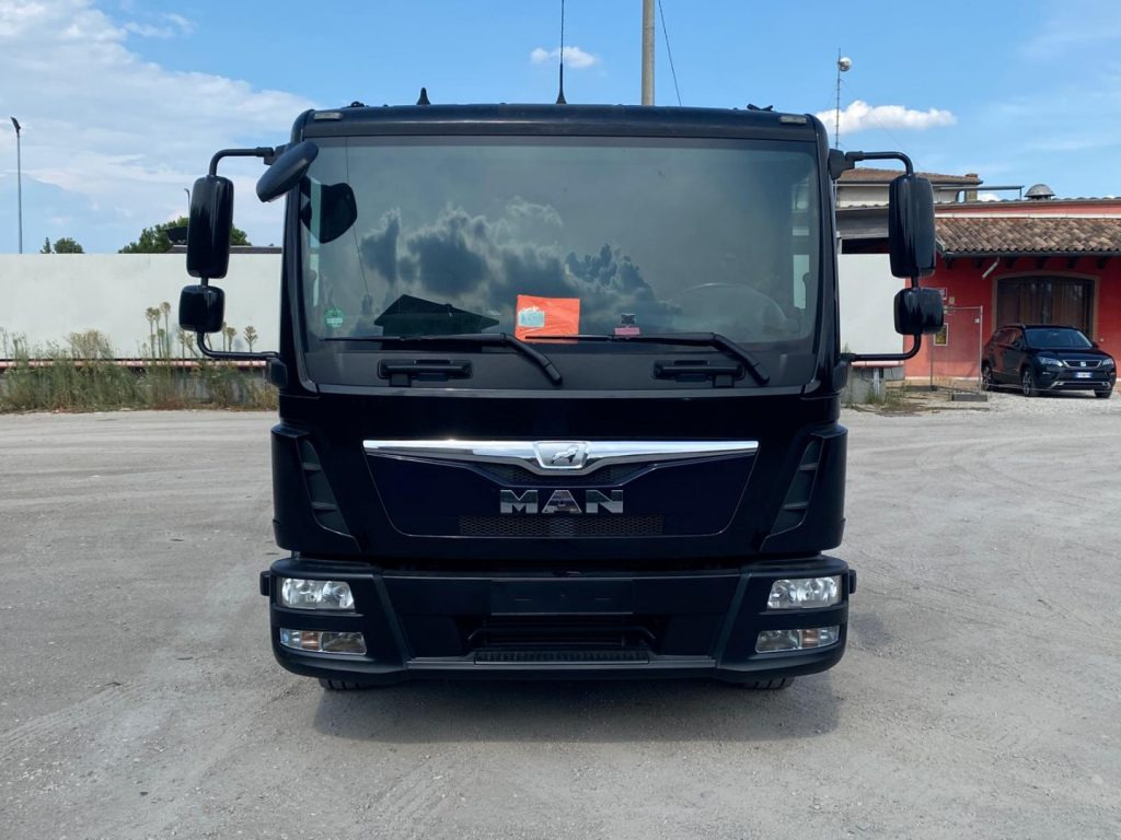 MAN TGL 12.220 CON SCARRABILE NUOVO - Гаковий мультиліфт вантажівка: фото 2 MAN TGL 12.220 CON SCARRABILE NUOVO - Гаковий мультиліфт вантажівка: фото 2