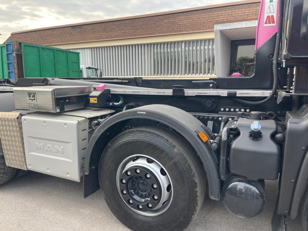 MAN TGS 41.480 SCARRABILE - Гаковий мультиліфт вантажівка: фото 5 MAN TGS 41.480 SCARRABILE - Гаковий мультиліфт вантажівка: фото 5