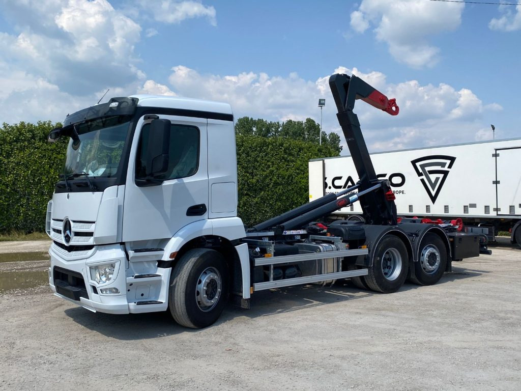 MERCEDES-BENZ ANTOS 25.43 SCARRABILE FULL PNEUMATICO 3 - Гаковий мультиліфт вантажівка: фото 1 MERCEDES-BENZ ANTOS 25.43 SCARRABILE FULL PNEUMATICO 3 - Гаковий мультиліфт вантажівка: фото 1