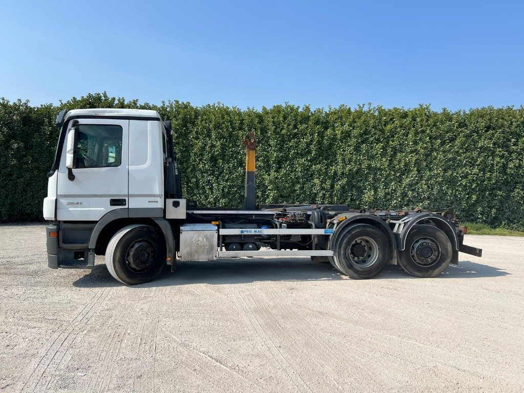 MERCEDES-BENZ MERCEDES ACTROS 25.41 SCARRABILE - Гаковий мультиліфт вантажівка: фото 3 MERCEDES-BENZ MERCEDES ACTROS 25.41 SCARRABILE - Гаковий мультиліфт вантажівка: фото 3
