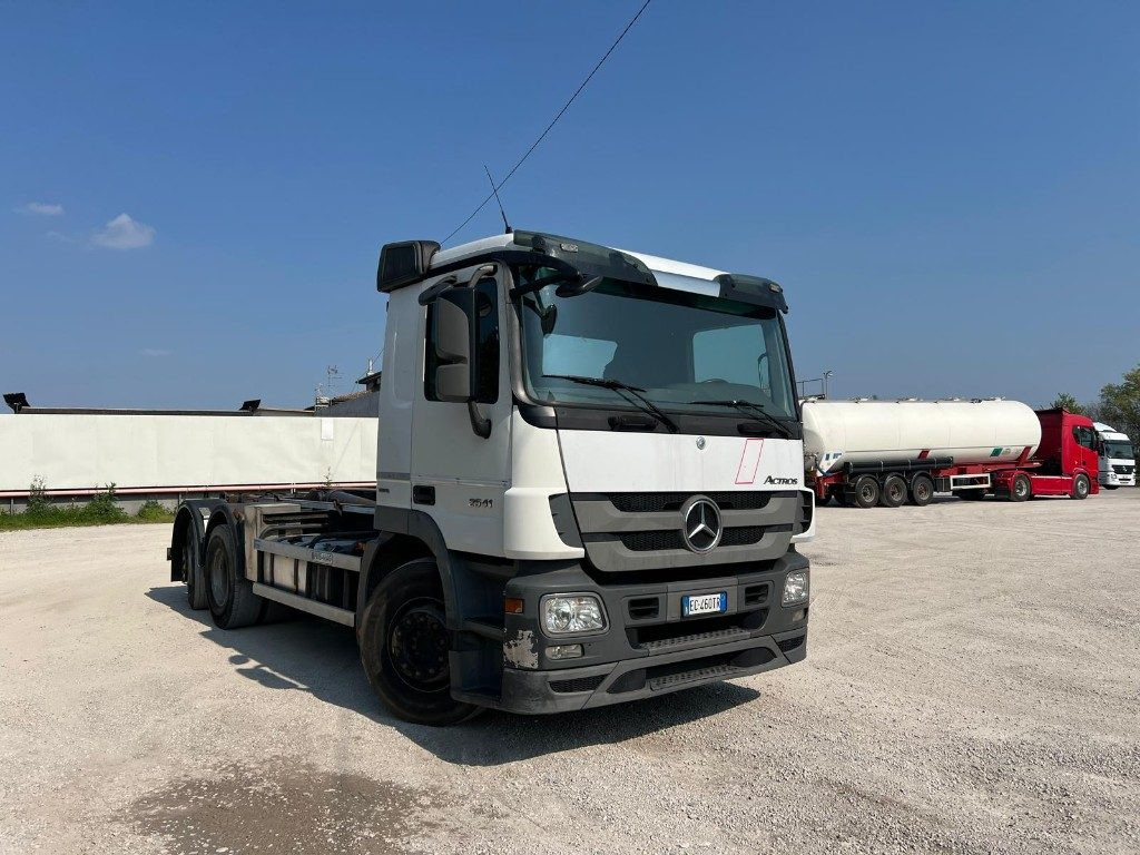 MERCEDES-BENZ MERCEDES ACTROS 25.41 SCARRABILE - Гаковий мультиліфт вантажівка: фото 2 MERCEDES-BENZ MERCEDES ACTROS 25.41 SCARRABILE - Гаковий мультиліфт вантажівка: фото 2