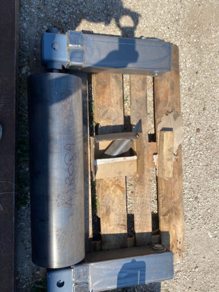 RULLO NUOVO PER SCARRABILE - Кузов і екстер'єр в категорії Вантажівки: фото 2 RULLO NUOVO PER SCARRABILE - Кузов і екстер'єр в категорії Вантажівки: фото 2