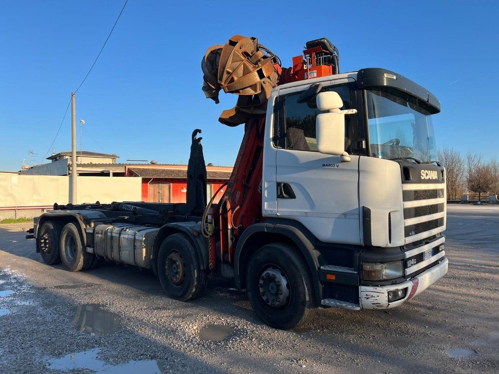 SCANIA CV R124 SCARRABILE CON GRU E POLIPO - Гаковий мультиліфт вантажівка: фото 4 SCANIA CV R124 SCARRABILE CON GRU E POLIPO - Гаковий мультиліфт вантажівка: фото 4
