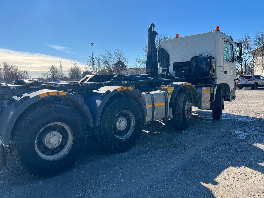 VOLVO FM440 SCARRABILE - Гаковий мультиліфт вантажівка: фото 5 VOLVO FM440 SCARRABILE - Гаковий мультиліфт вантажівка: фото 5