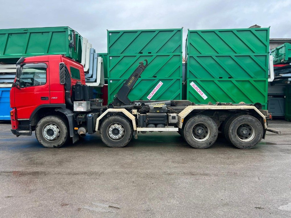 VOLVO FM460 SCARRABILE 8X4 - Гаковий мультиліфт вантажівка: фото 2 VOLVO FM460 SCARRABILE 8X4 - Гаковий мультиліфт вантажівка: фото 2