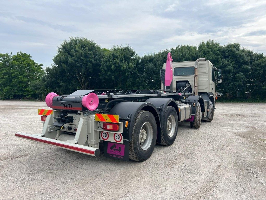 VOLVO FM480 SCARRABILE 8X4 - Гаковий мультиліфт вантажівка: фото 5 VOLVO FM480 SCARRABILE 8X4 - Гаковий мультиліфт вантажівка: фото 5