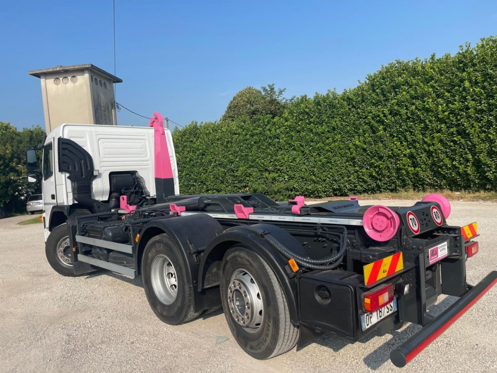 VOLVO FM9 SCARRABILE - Гаковий мультиліфт вантажівка: фото 5 VOLVO FM9 SCARRABILE - Гаковий мультиліфт вантажівка: фото 5