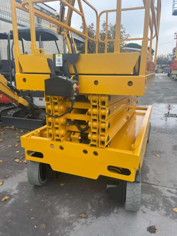 Haulotte COMPACT 12 - Ножичний підйомник: фото 3 Haulotte COMPACT 12 - Ножичний підйомник: фото 3