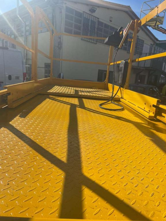 Ножичний підйомник Haulotte COMPACT 12DX: фото 7 Ножичний підйомник Haulotte COMPACT 12DX: фото 7