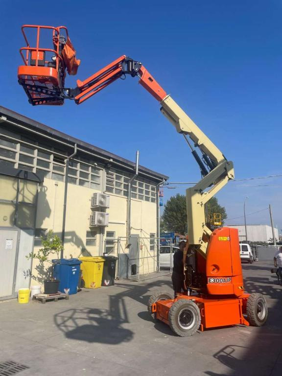 Колінчастий підйомник JLG E300AJP: фото 14 Колінчастий підйомник JLG E300AJP: фото 14