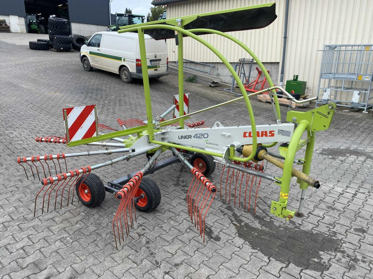 CLAAS Liner 420 - Сіноворушилка: фото 1 CLAAS Liner 420 - Сіноворушилка: фото 1