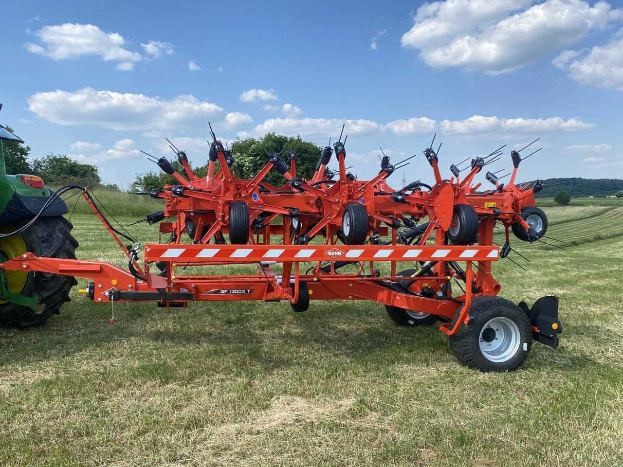 Kuhn GF13003T - Сіноворушилка: фото 2 Kuhn GF13003T - Сіноворушилка: фото 2