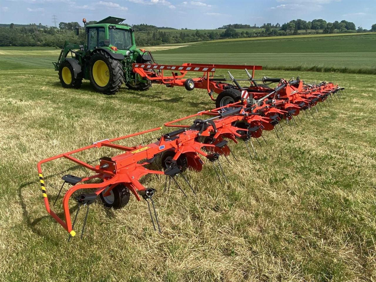 Kuhn GF13003T - Сіноворушилка: фото 3 Kuhn GF13003T - Сіноворушилка: фото 3