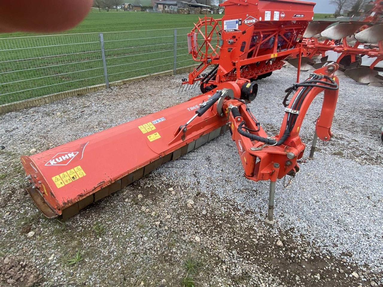 Kuhn TBES 262 - Бокова косарка-подрібнювач: фото 2 Kuhn TBES 262 - Бокова косарка-подрібнювач: фото 2