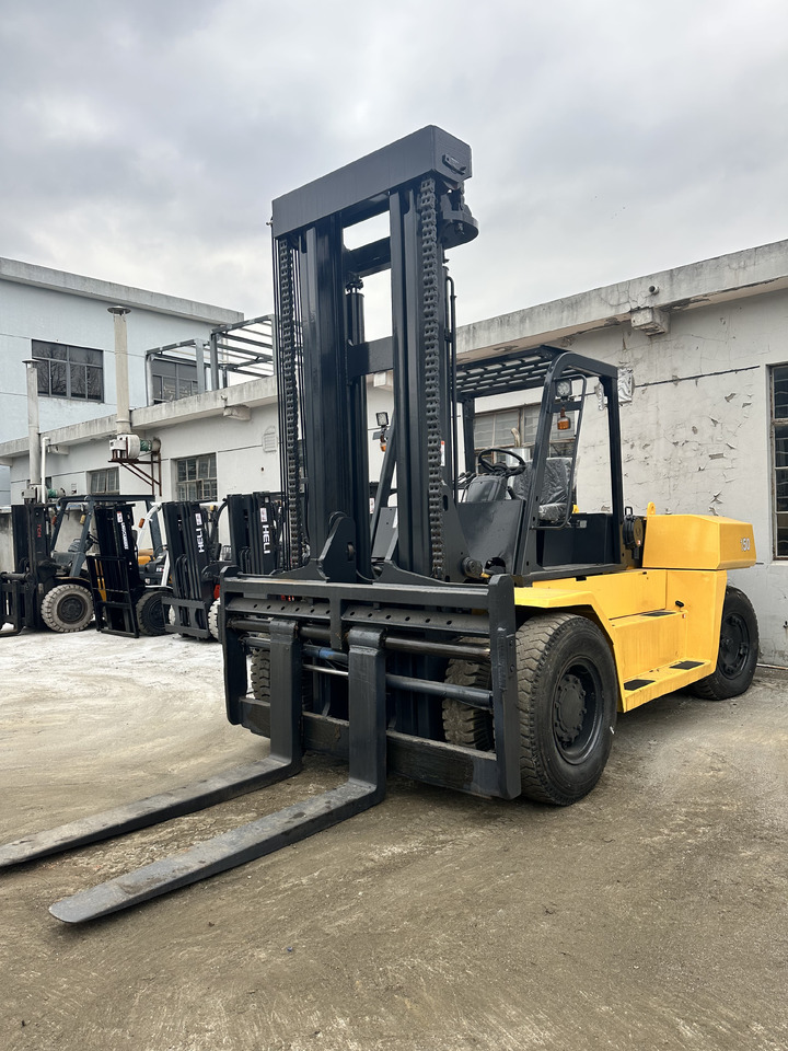 KOMATSU FD150 FD100 FD30 FD50 FD80 3Ton 5ton 8ton 10ton 15ton 16ton 20ton komatsu forklift - Дизельний навантажувач: фото 2 KOMATSU FD150 FD100 FD30 FD50 FD80 3Ton 5ton 8ton 10ton 15ton 16ton 20ton komatsu forklift - Дизельний навантажувач: фото 2