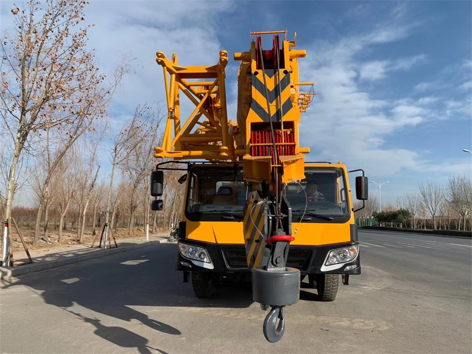 XCMG QY100K 100 ton truck crane - Автокран: фото 2 XCMG QY100K 100 ton truck crane - Автокран: фото 2