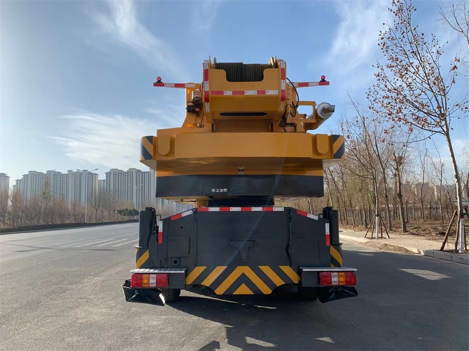 XCMG QY100K 100TON - Автокран: фото 3 XCMG QY100K 100TON - Автокран: фото 3