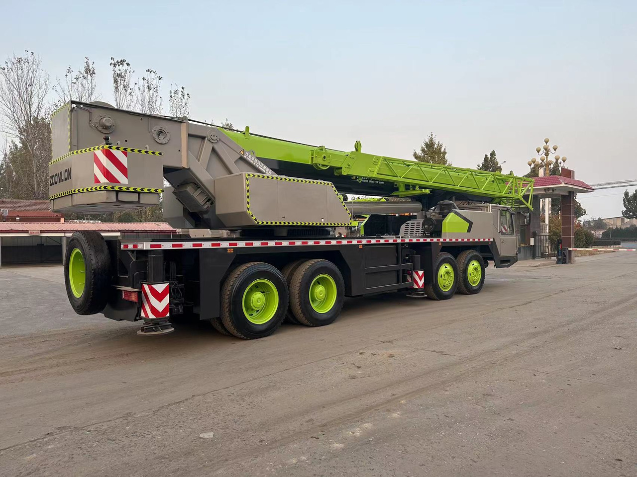 ZOOMLION QY70V ZTC700V 70 ton 50 ton 60 ton 80 ton 90 ton 100 ton truck crane - Автокран: фото 4 ZOOMLION QY70V ZTC700V 70 ton 50 ton 60 ton 80 ton 90 ton 100 ton truck crane - Автокран: фото 4