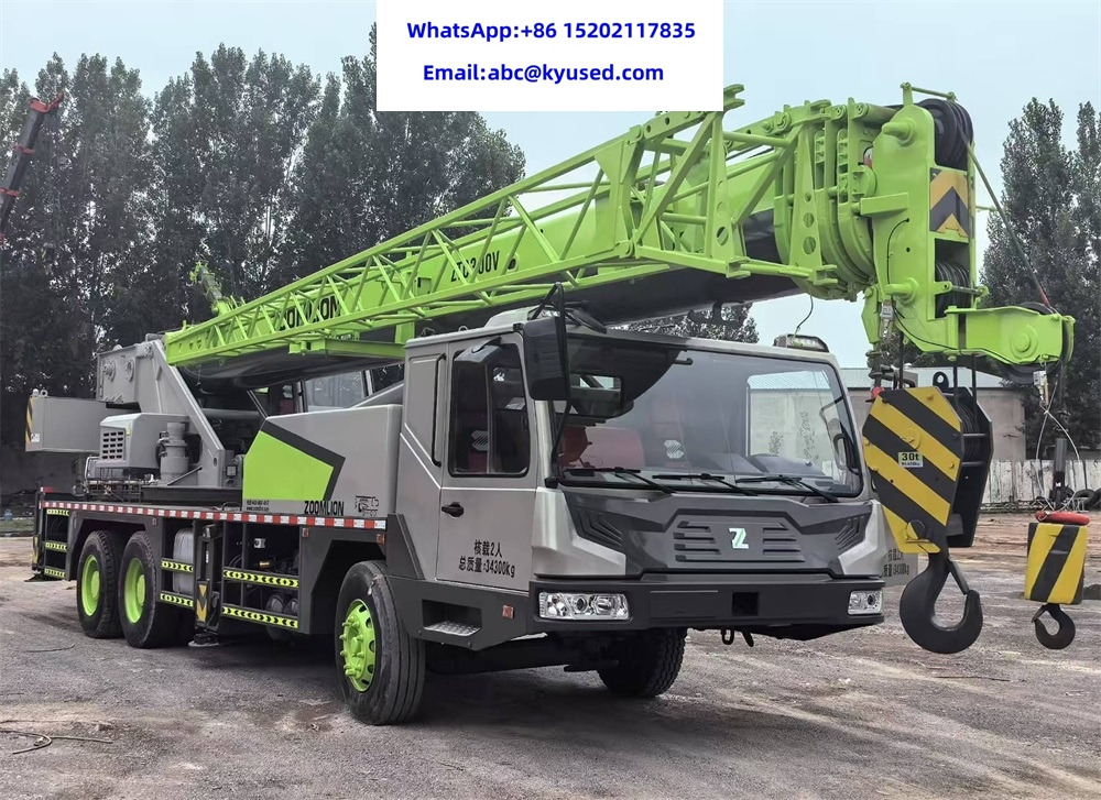 ZOOMLION ZTC300V 30ton - Автокран: фото 2 ZOOMLION ZTC300V 30ton - Автокран: фото 2