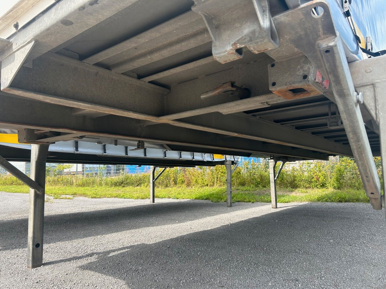 Wecon 6x Wechselpritschen Schiebeplane/Bordwand WP745S - Тентований кузов: фото 5 Wecon 6x Wechselpritschen Schiebeplane/Bordwand WP745S - Тентований кузов: фото 5