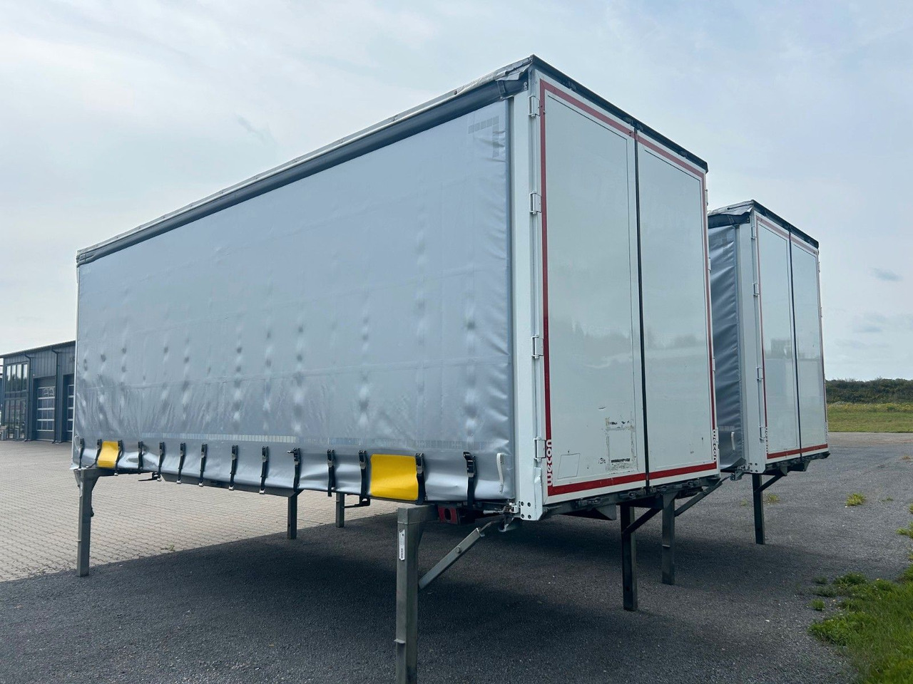 Wecon 6x Wechselpritschen Schiebeplane/Bordwand WP745S - Тентований кузов: фото 1 Wecon 6x Wechselpritschen Schiebeplane/Bordwand WP745S - Тентований кузов: фото 1