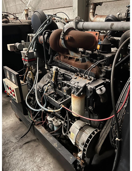 Caterpillar 3304 (EX POLICE WATERCANON ENGINE - LOW OPERATING HOURS) (4x in Stock) - Двигун: фото 3 Caterpillar 3304 (EX POLICE WATERCANON ENGINE - LOW OPERATING HOURS) (4x in Stock) - Двигун: фото 3