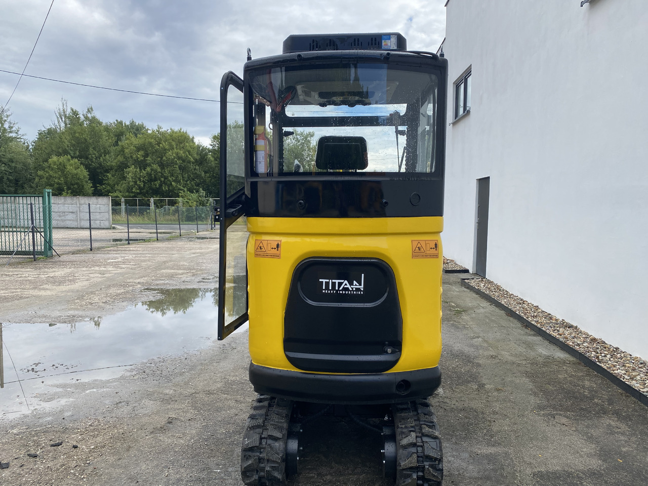 TITAN TE25 - Міні-екскаватор: фото 3 TITAN TE25 - Міні-екскаватор: фото 3