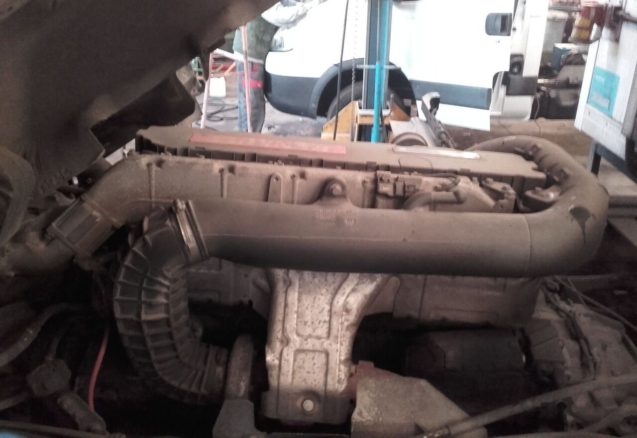 Renault DXI 7 320 E3 Renault Premium - Двигун в категорії Вантажівки: фото 2 Renault DXI 7 320 E3 Renault Premium - Двигун в категорії Вантажівки: фото 2