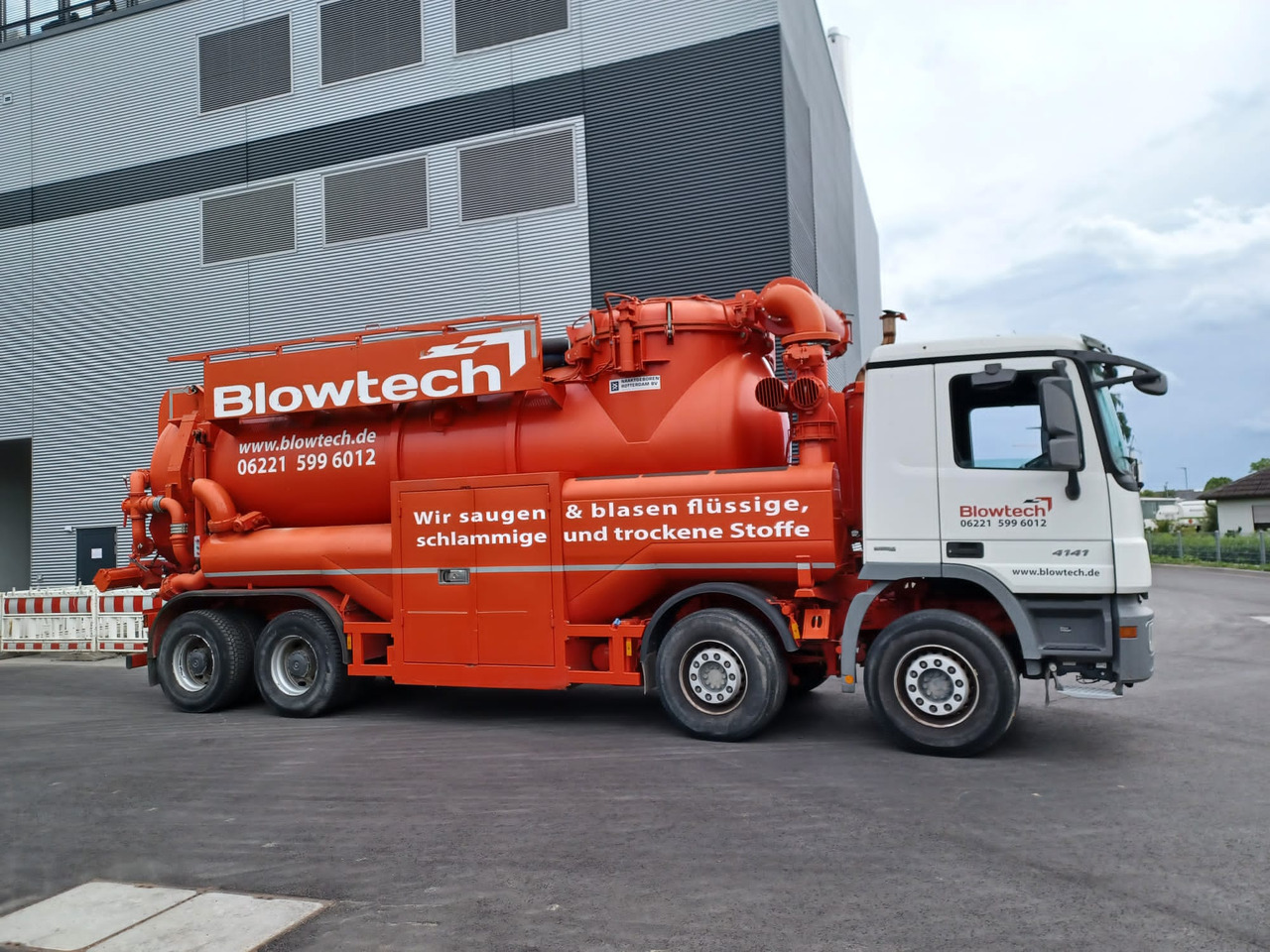 MERCEDES-BENZ Naaktgeboren Vacu-Press 8000 High-Lift V2A less km+hours! - Асенізатори: фото 1 MERCEDES-BENZ Naaktgeboren Vacu-Press 8000 High-Lift V2A less km+hours! - Асенізатори: фото 1