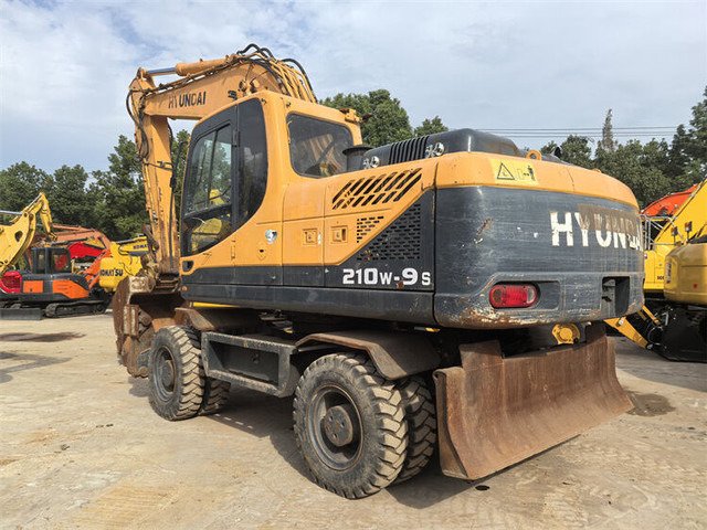 Hyundai R210W-9S - Колісний екскаватор: фото 3 Hyundai R210W-9S - Колісний екскаватор: фото 3