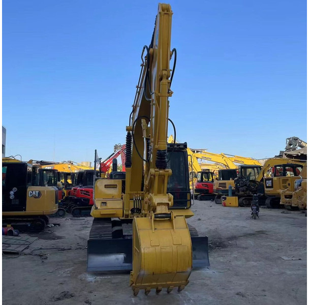 Komatsu PC130 - Гусеничний екскаватор: фото 2 Komatsu PC130 - Гусеничний екскаватор: фото 2